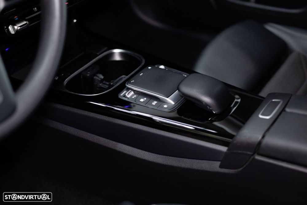 Mercedes-Benz A 180 Limousine d Progressive Aut. - 36