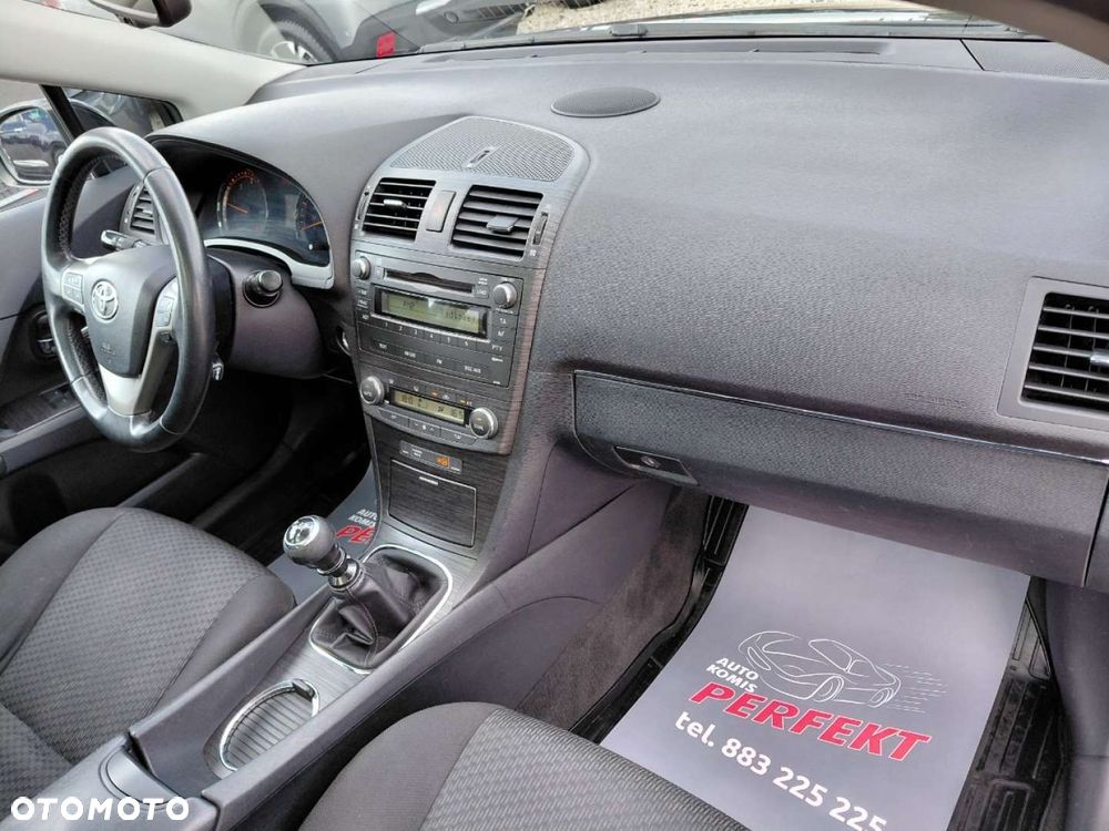 Toyota Avensis - 13