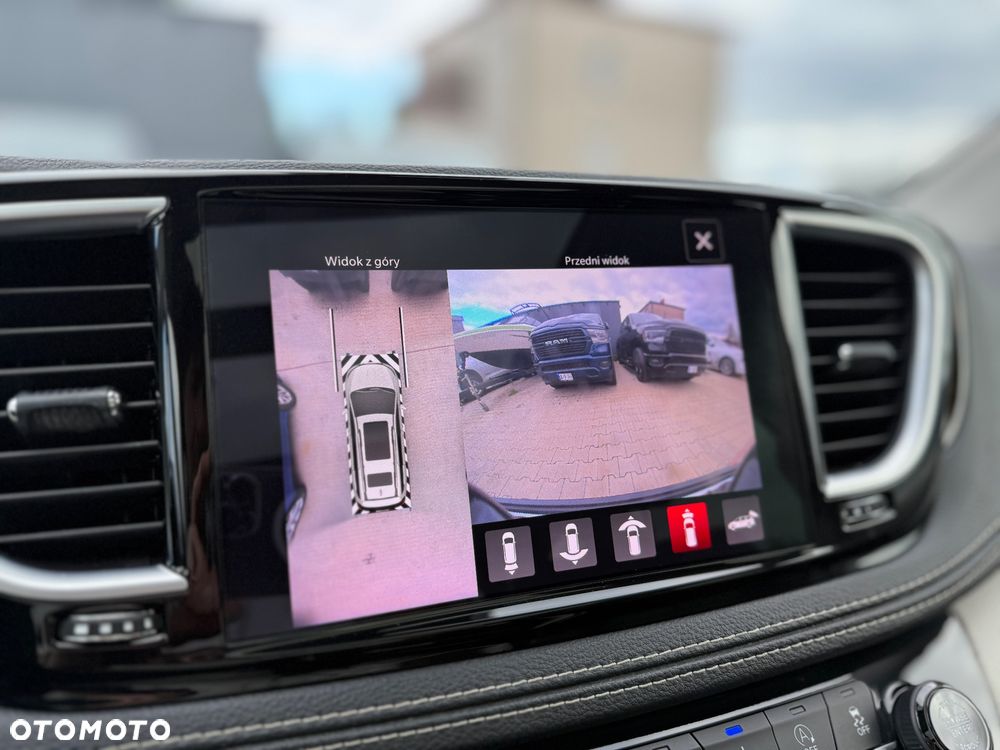 Chrysler Pacifica - 22