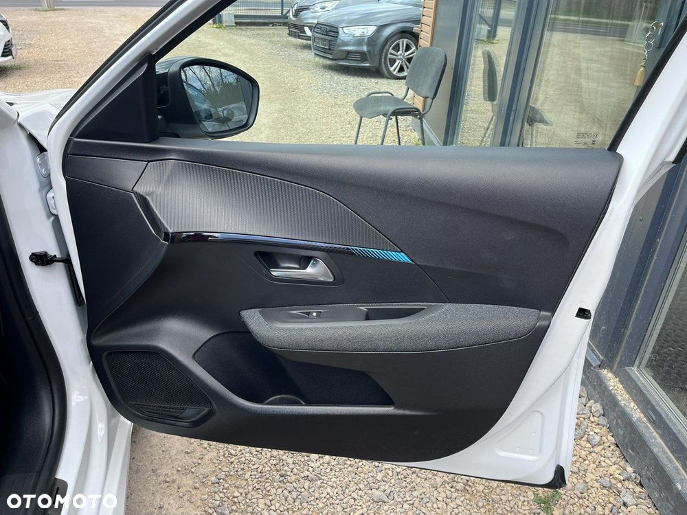 Peugeot 208 - 24