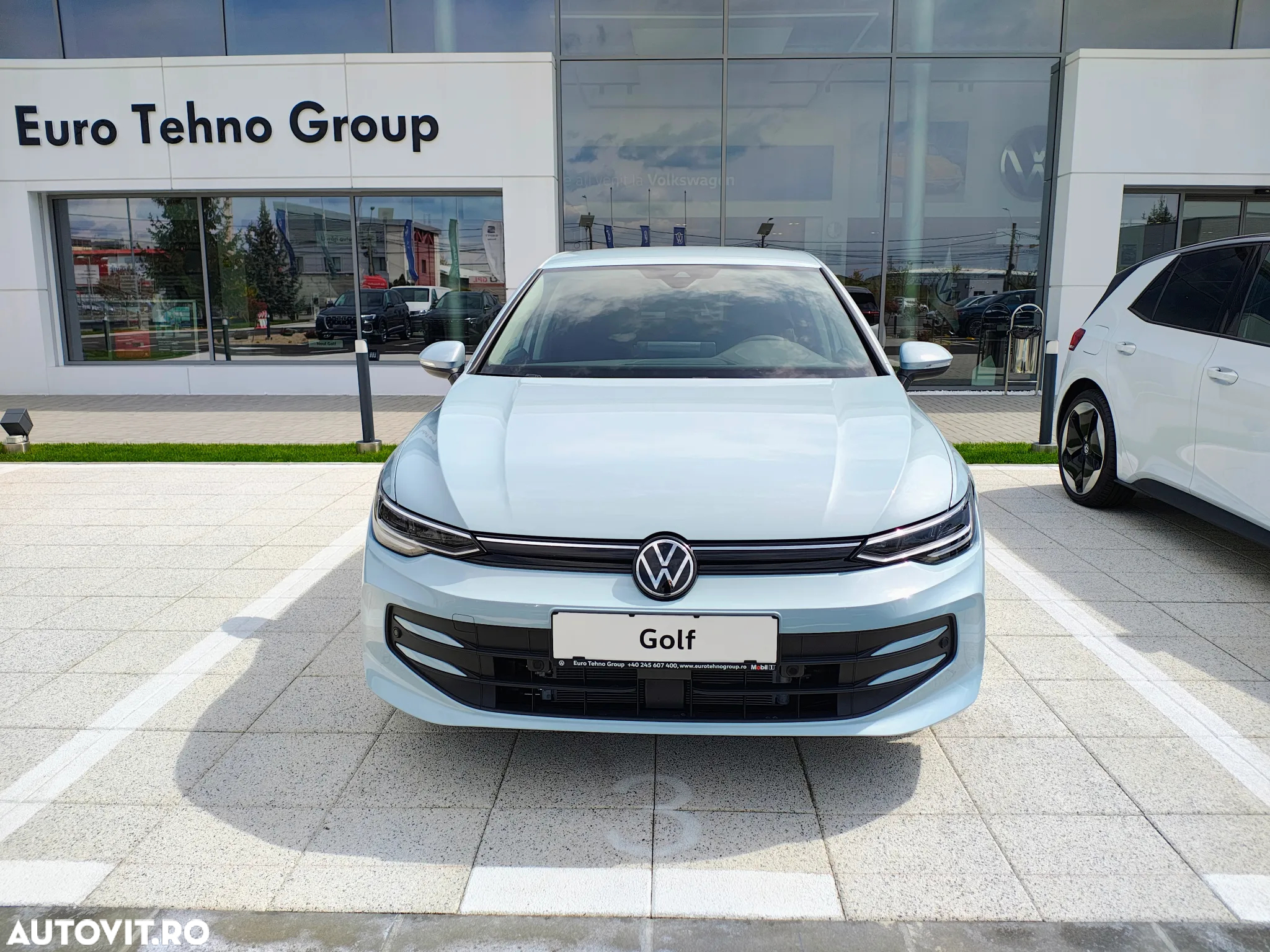 Volkswagen Golf - 2