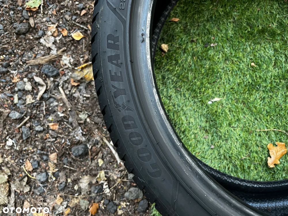 235/40R19 96Y Goodyear Vector4Seasons 2 x 90% bieżnika - 9