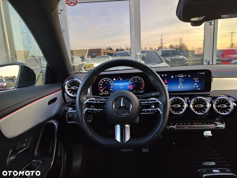 Mercedes-Benz CLA 200 AMG Line 7G-DCT - 15