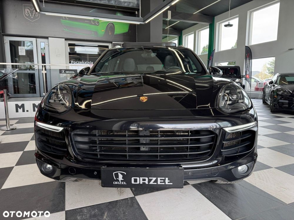 Porsche Cayenne - 2