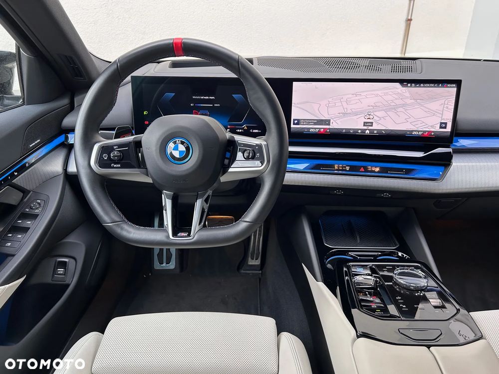 BMW i5 83.9kWh M60 xDrive - 16