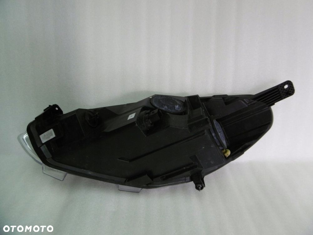 FORD FIESTA MK8 - lampa prawa - 6