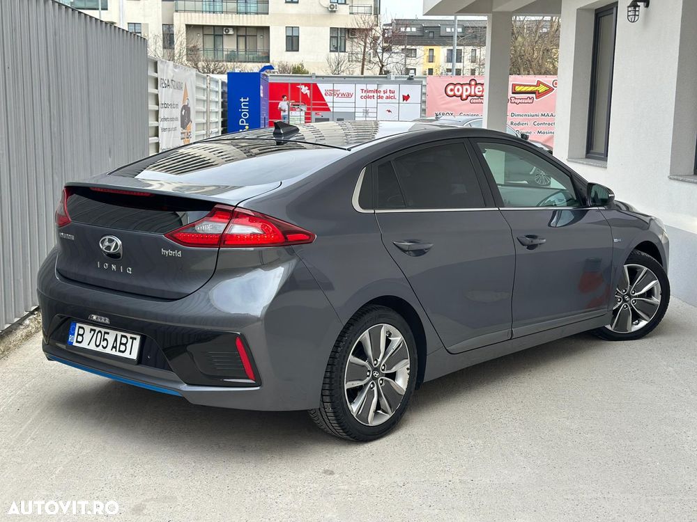 Hyundai IONIQ - 3