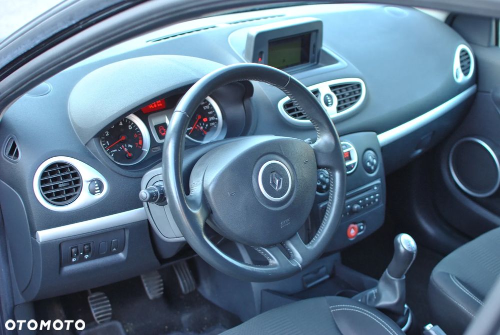 Renault Clio 1.2 16V Limited EU6 - 18