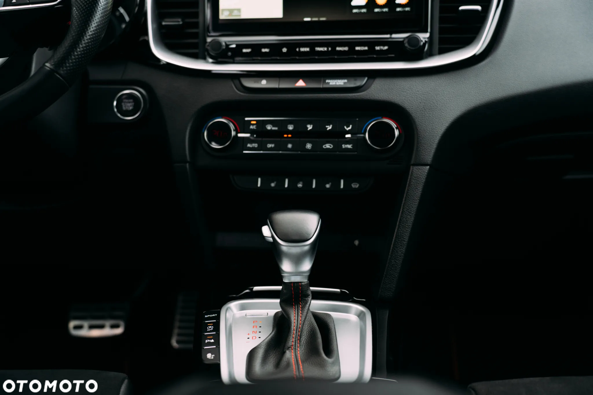 Kia ProCeed 1.6 T-GDI GT DCT - 14