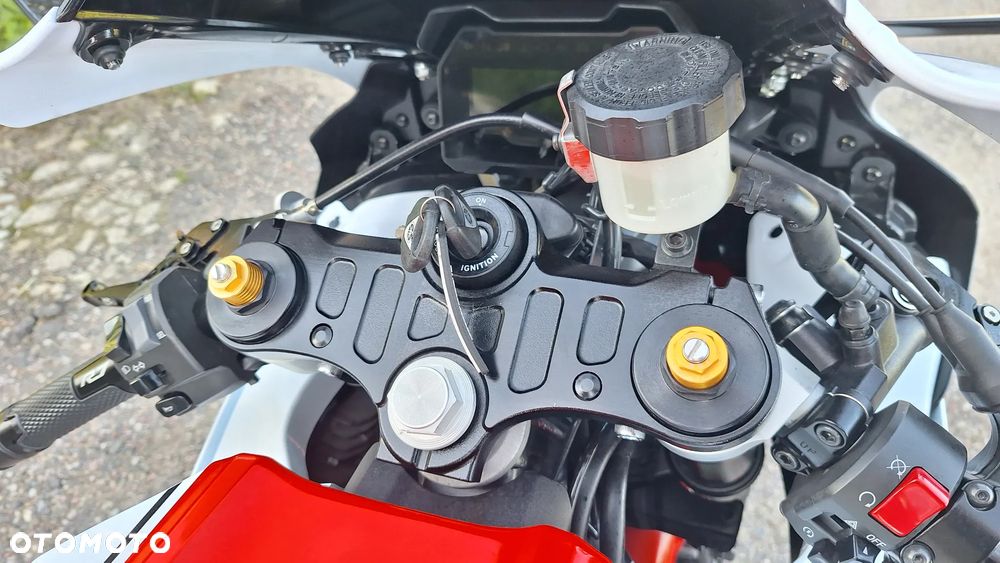 Yamaha R7 - 27
