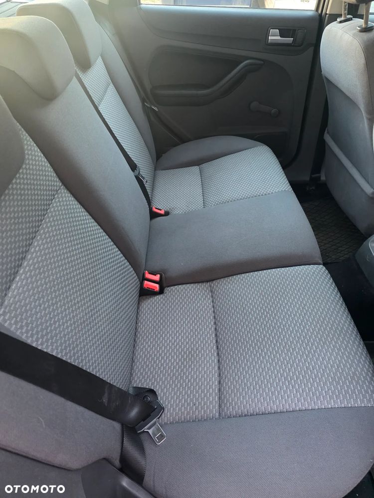 Ford Focus 1.6 TDCi Ambiente - 24