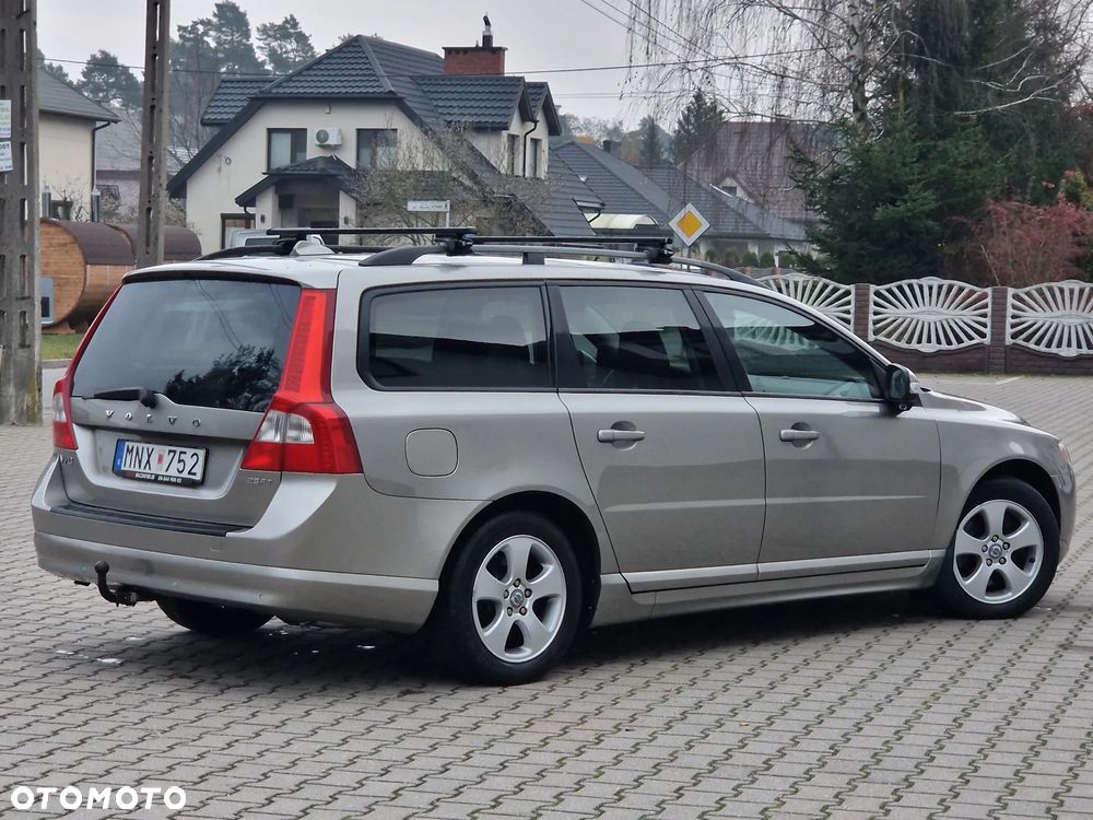 Volvo V70 2.5T Summum - 5