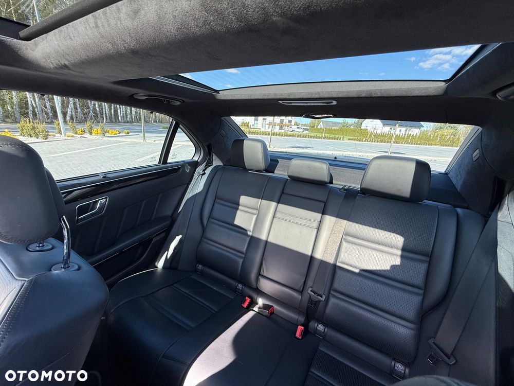 Mercedes-Benz Klasa E 63 AMG AMG Speedshift 7G-MCT - 34