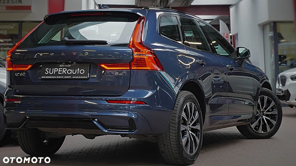 Volvo XC 60 B4 D AWD Plus Dark - 11
