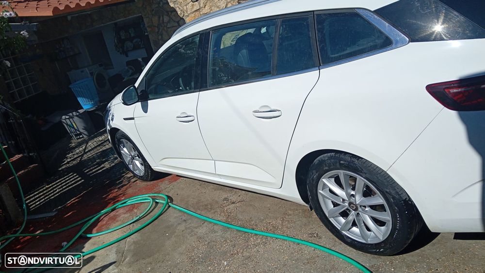 Renault Mégane 2019 photo 2