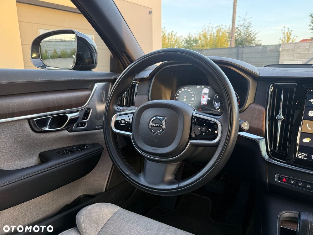 Volvo V90 Cross Country - 17