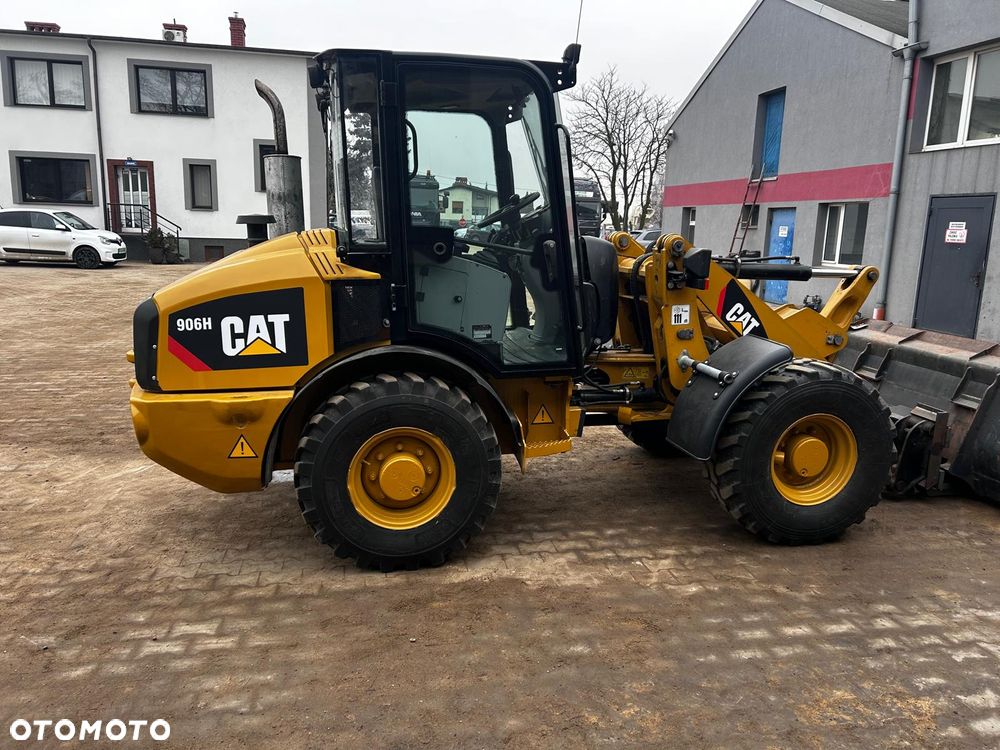 Caterpillar 906 - 15