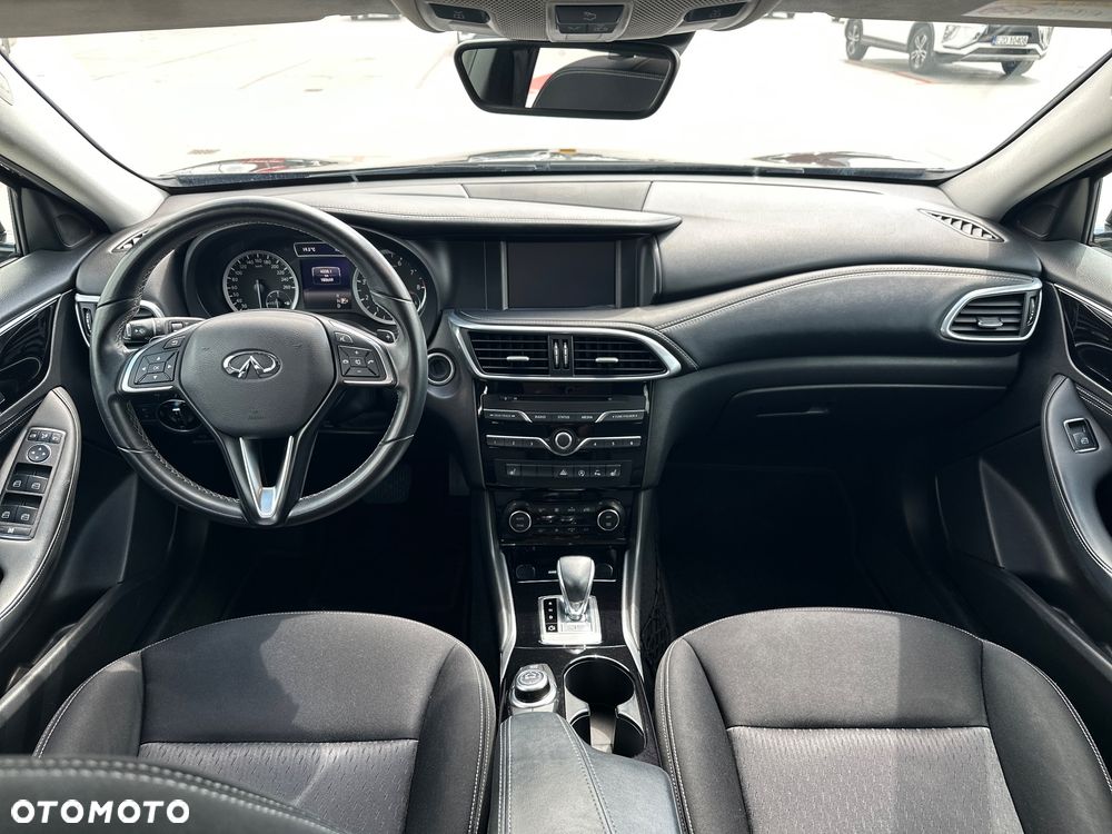 Infiniti Q30 1.6t Sport Tech 7DCT - 10