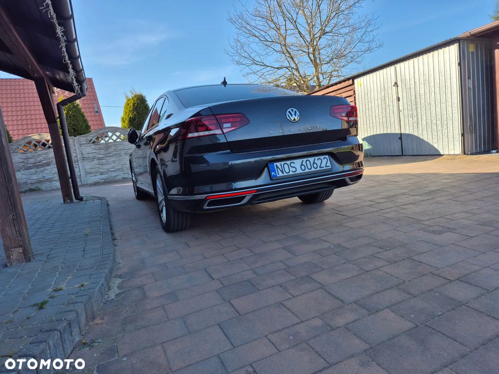 Volkswagen Passat 2.0 TDI Elegance DSG - 2