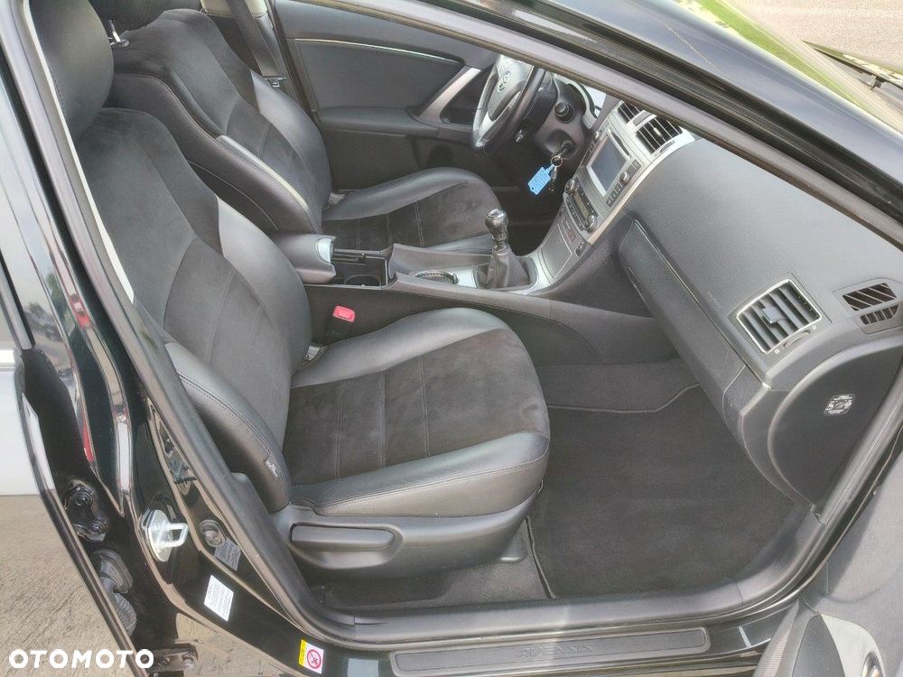 Toyota Avensis 1.8 Premium - 10