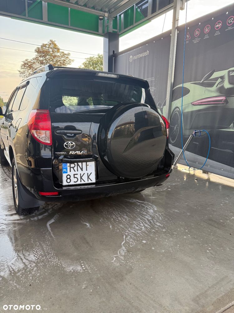 Toyota RAV4 - 6