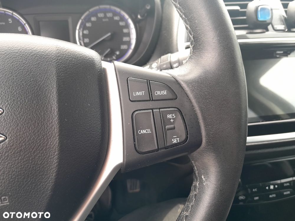 Suzuki SX4 S-Cross 1.0 T Premium - 23