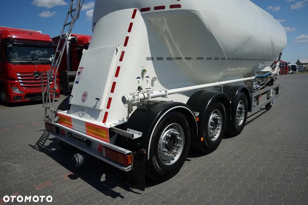 Feldbinder CEMENTONACZEPA / 3 KOMORY / 36 000 L / SILOS / DO MATERIAŁÓW SYPKICH / OŚ PODNOSZONA / SAF - 13