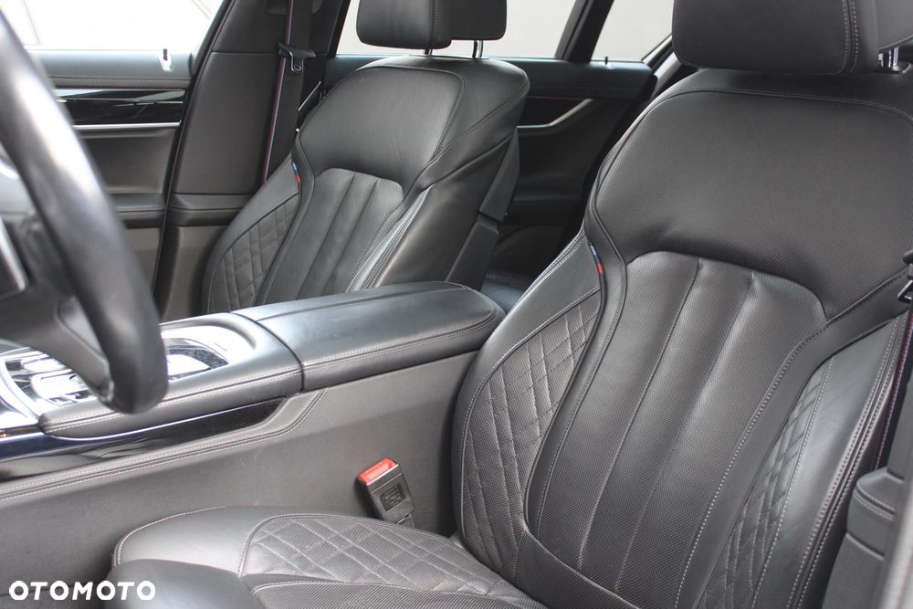 BMW Seria 7 - 8