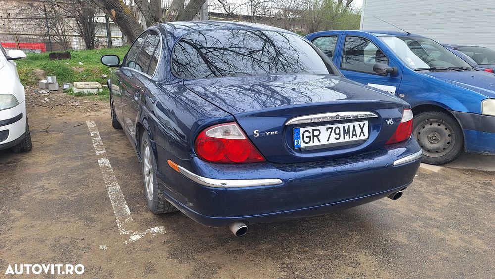 Jaguar S-Type - 12