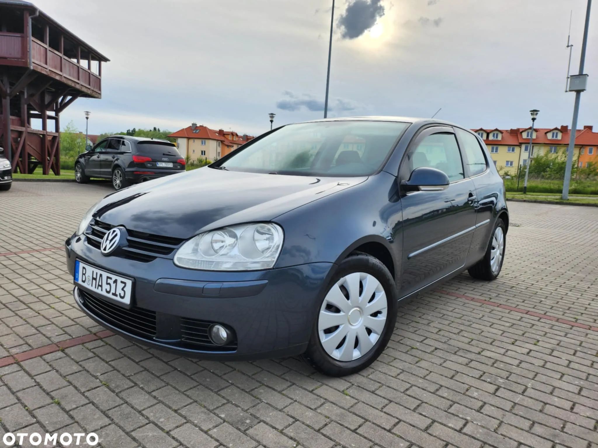 Volkswagen Golf - 1
