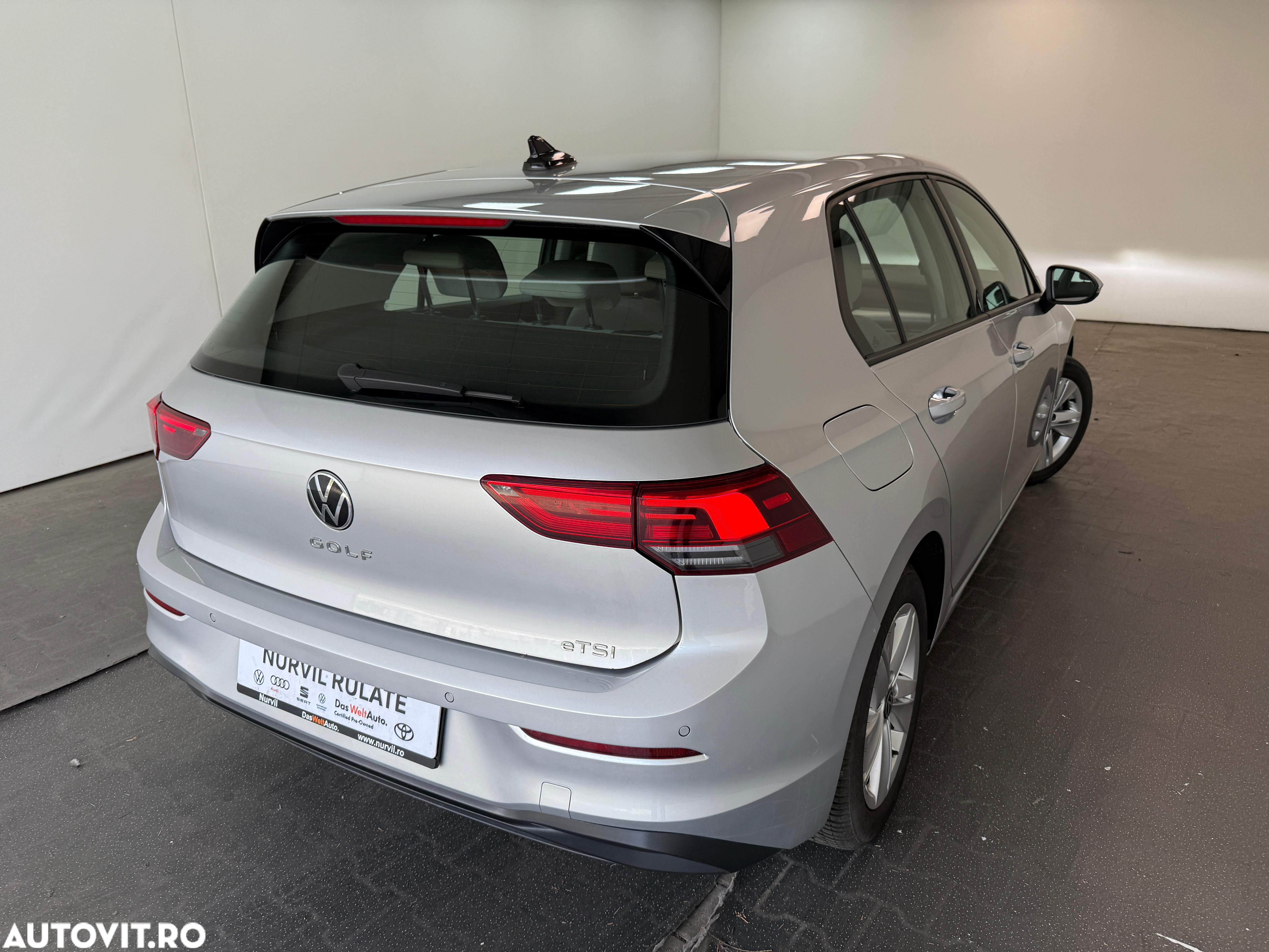 Volkswagen Golf 1.5 eTSI ACT DSG MHEV Life - 30