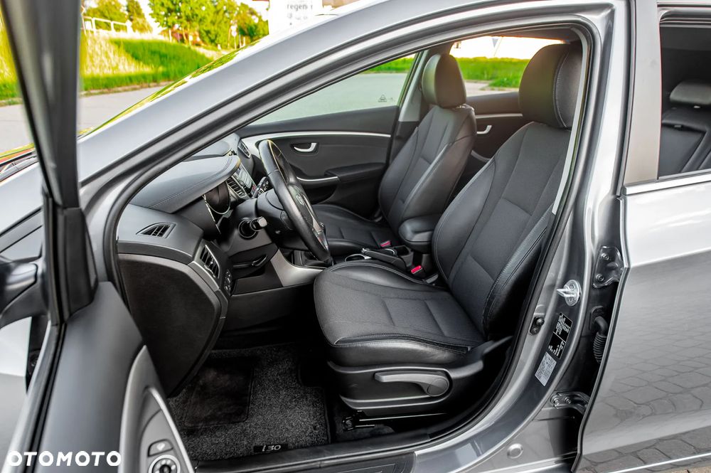 Hyundai i30 blue Kombi 1.6 GDi Style - 19
