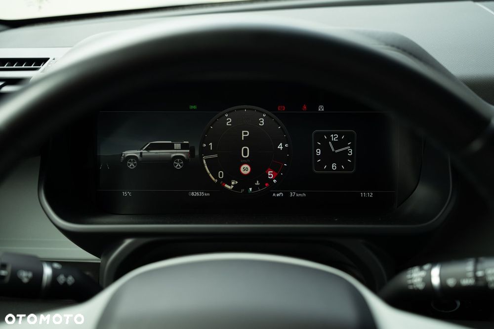 Land Rover Defender - 24