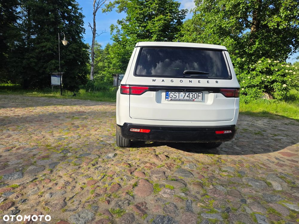Jeep Wagoneer - 9