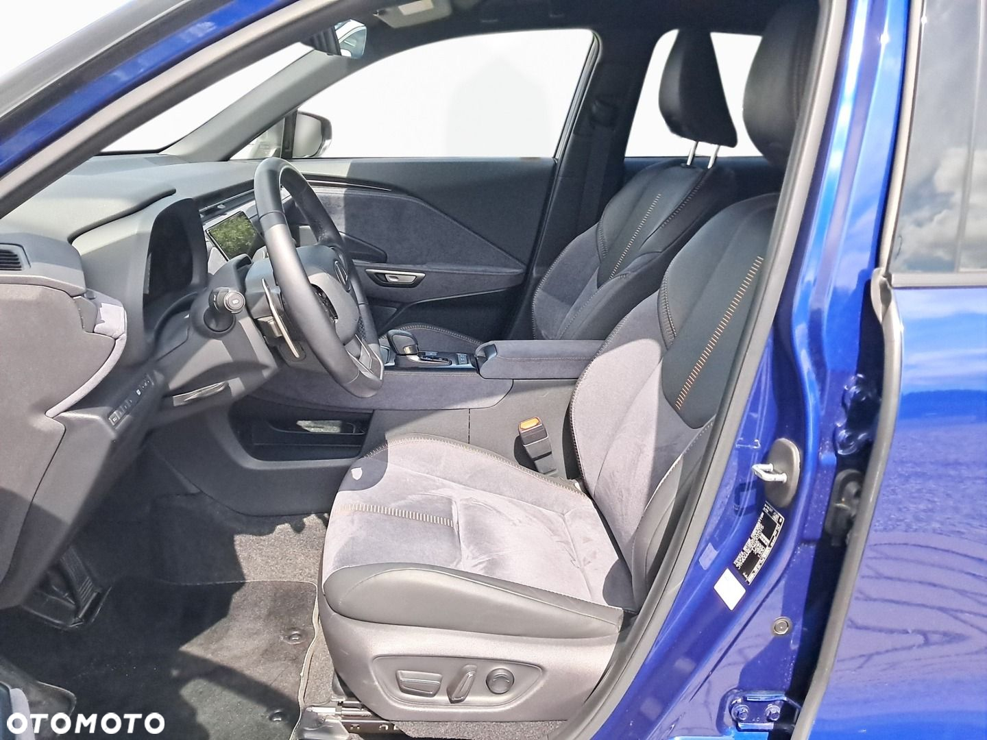 Lexus LBX 1.5 Hybrid Cool - 12