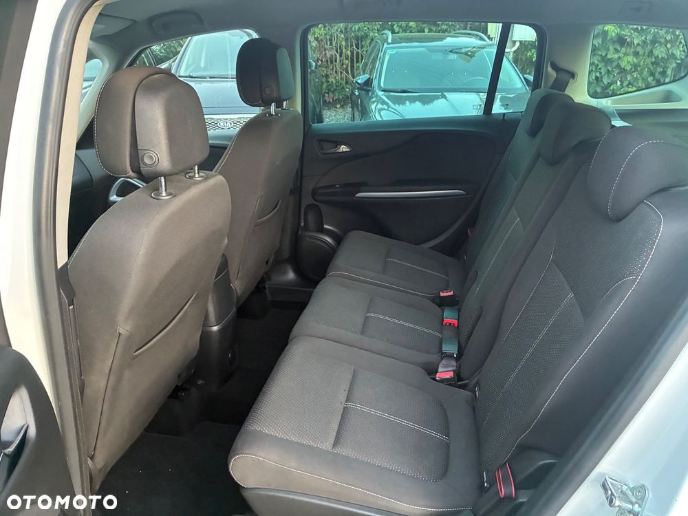 Opel Zafira - 10