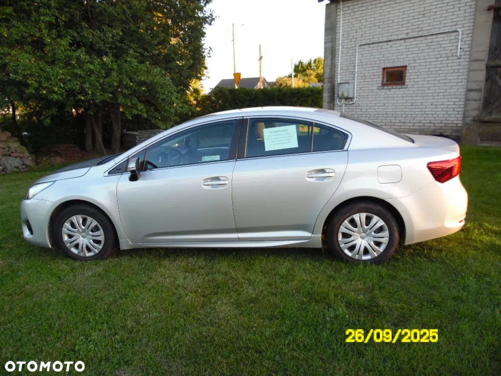 Toyota Avensis 1.8 Active - 3