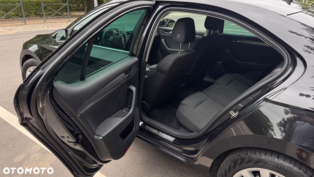 Skoda Superb 2.0 TDI Style DSG - 15