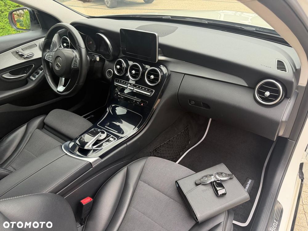 Mercedes-Benz Klasa C 200 9G-TRONIC Exclusive - 20