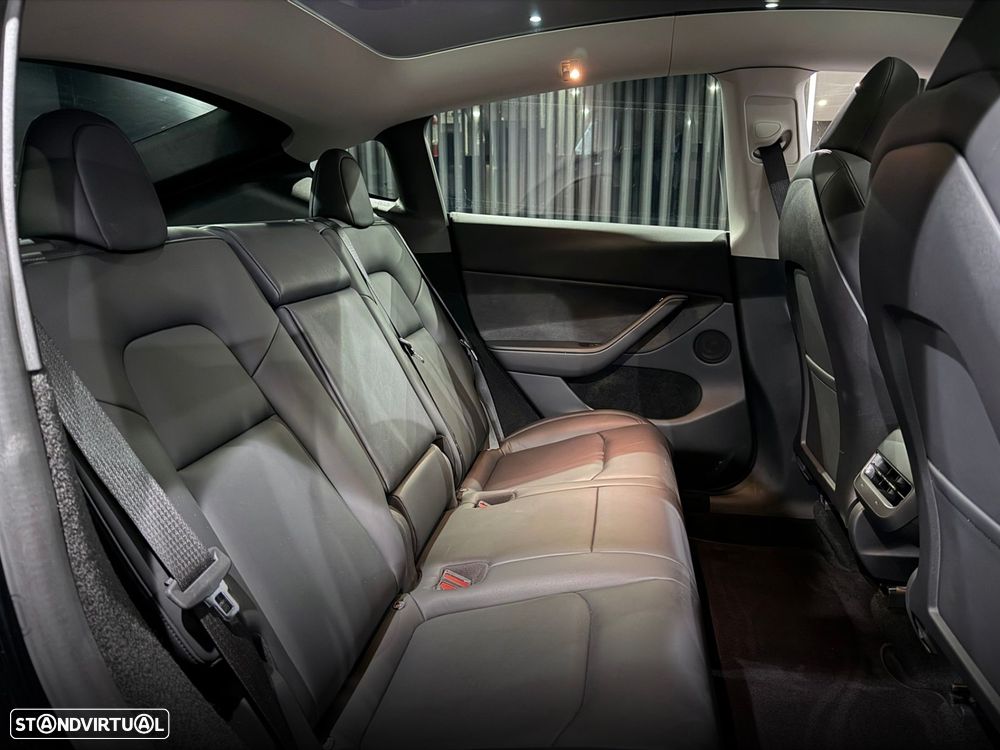 Tesla Model Y Performance Dual Motor AWD - 36