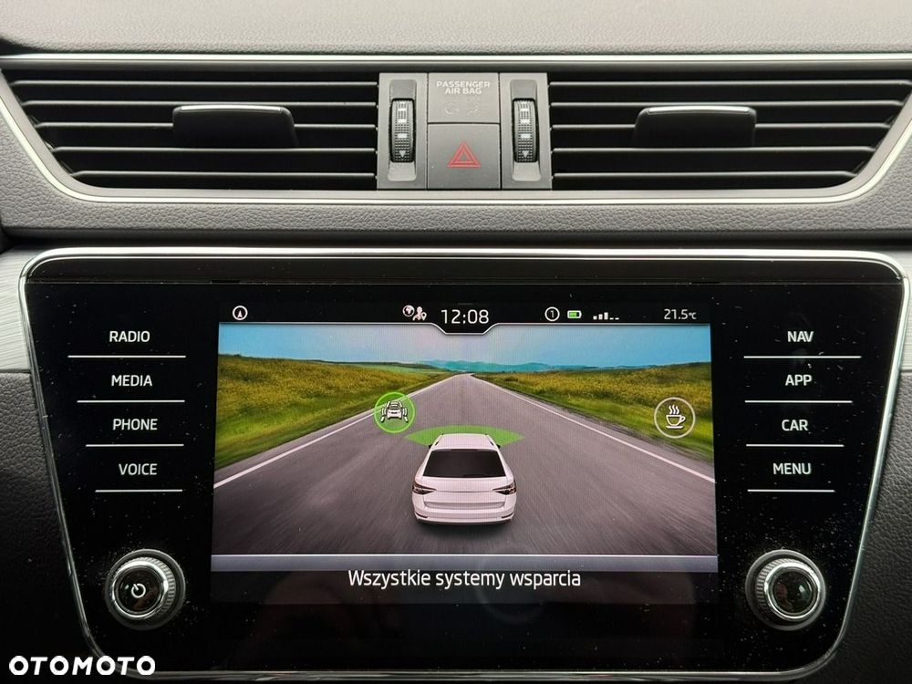 Skoda Superb 2.0 TDI SCR Ambition - 32