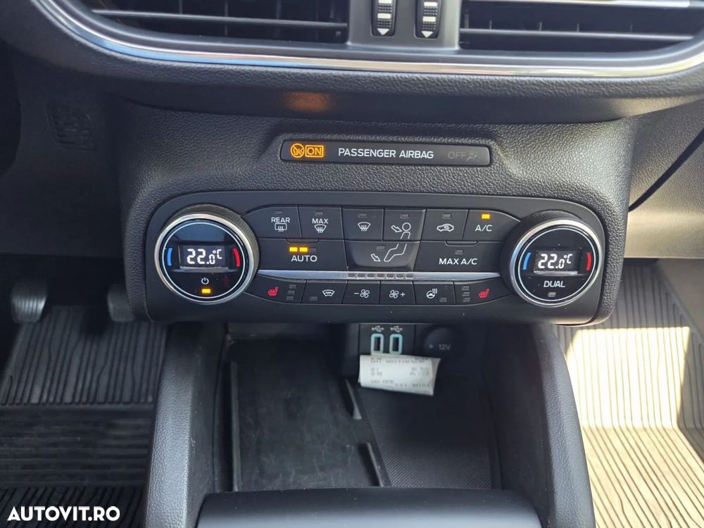 Ford Focus - 12