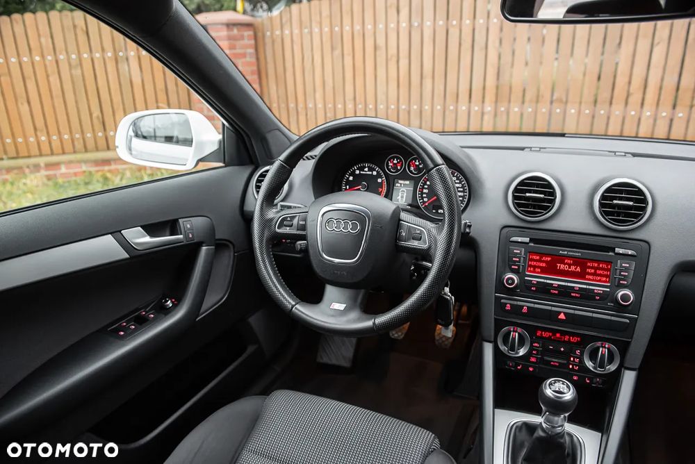 Audi A3 Sportback 1.4 TFSI S line Sportpaket - 22