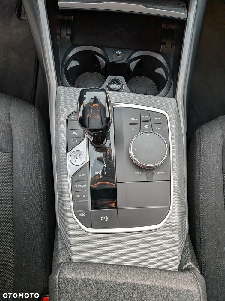 BMW Seria 3 318d - 29