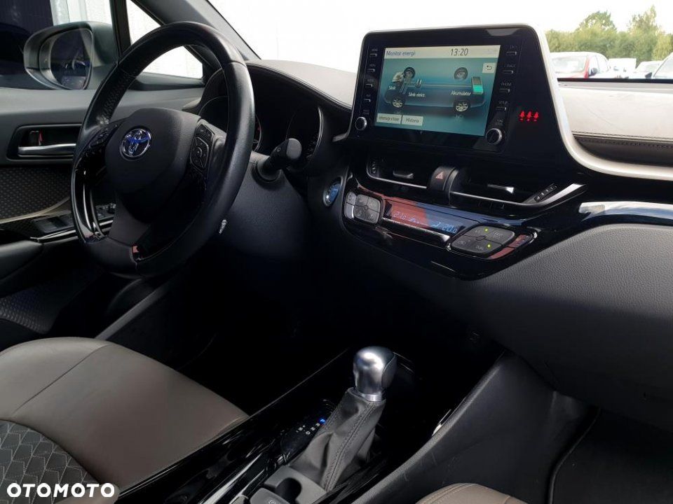 Toyota C-HR - 11