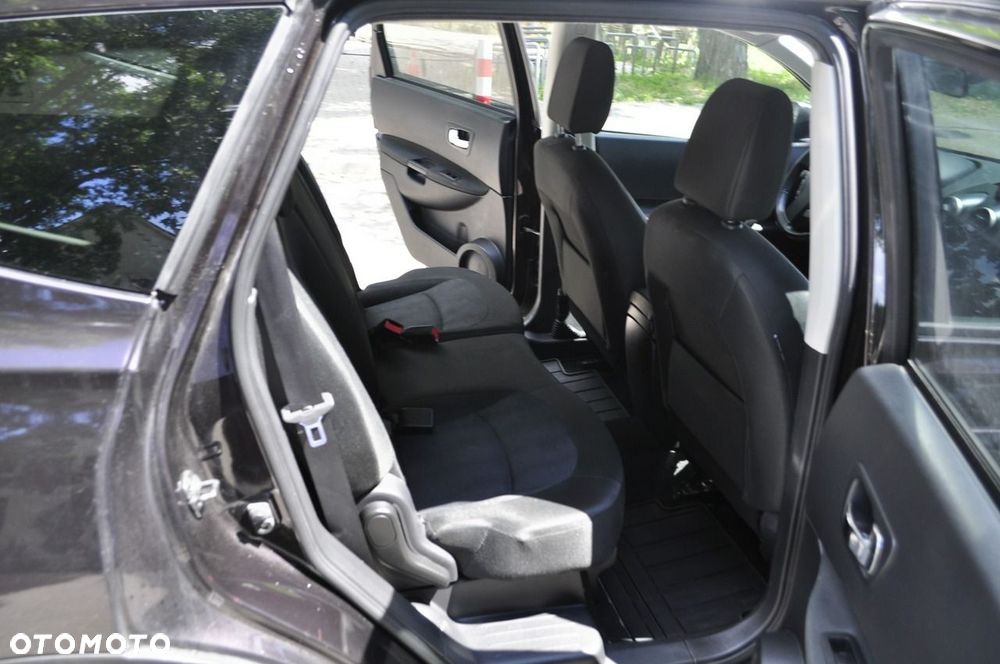 Nissan Qashqai+2 - 11