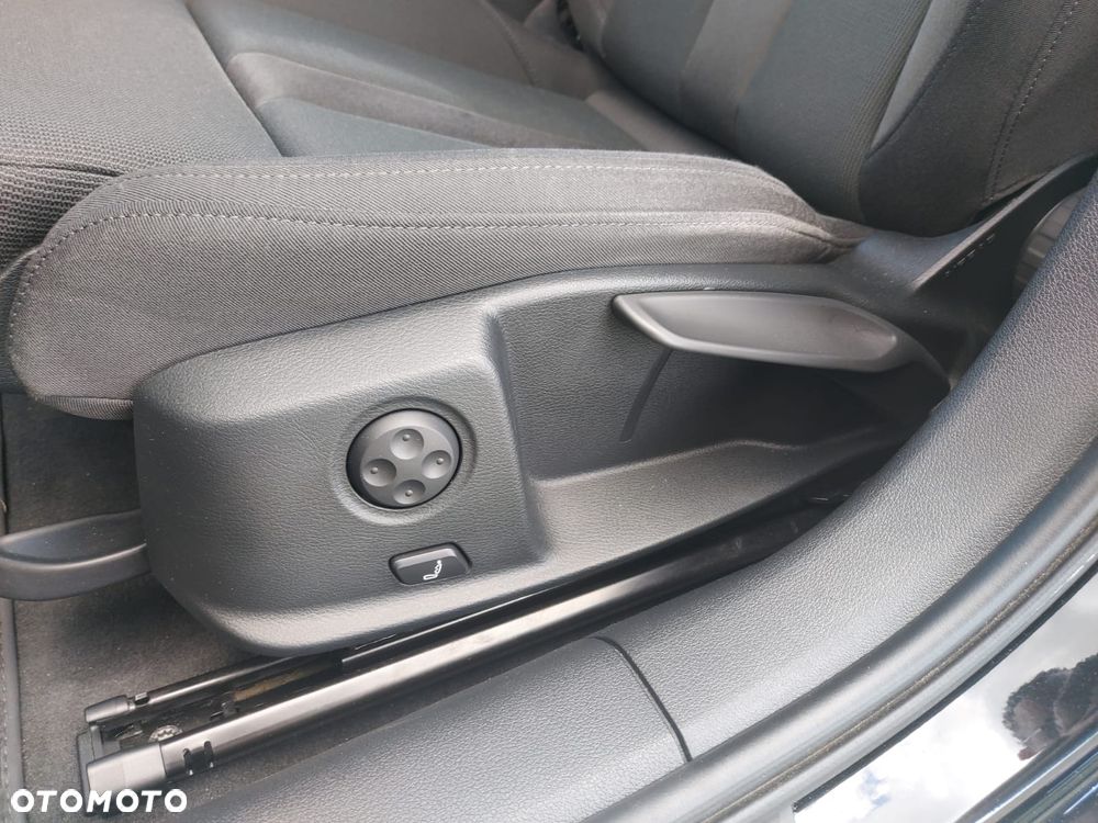 Audi A4 Avant 40 TFSI S tronic - 14