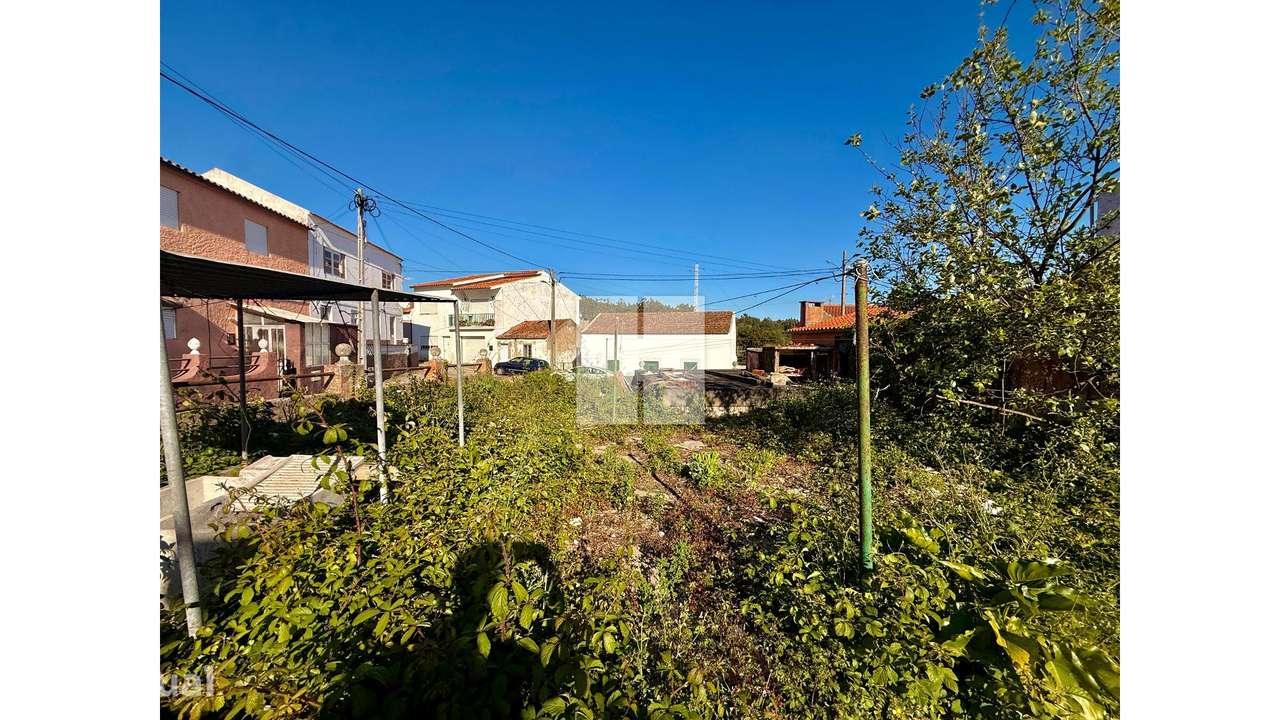 Casa com Jardim e GaragemT2+1 - Grande imagem: 5/35
