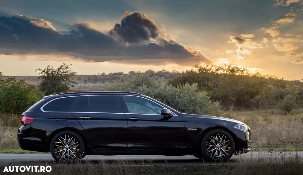 BMW Seria 5 530d xDrive Touring Aut. - 11