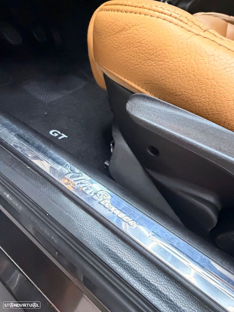 Alfa Romeo GT 1.9 JTD M-JET Distinctive - 47